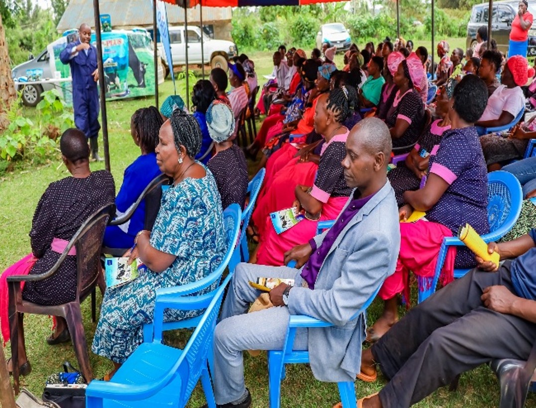 Biosciences Kenya representative Joel Muchia training  farmers at Mbiri town in Njukiini Ward